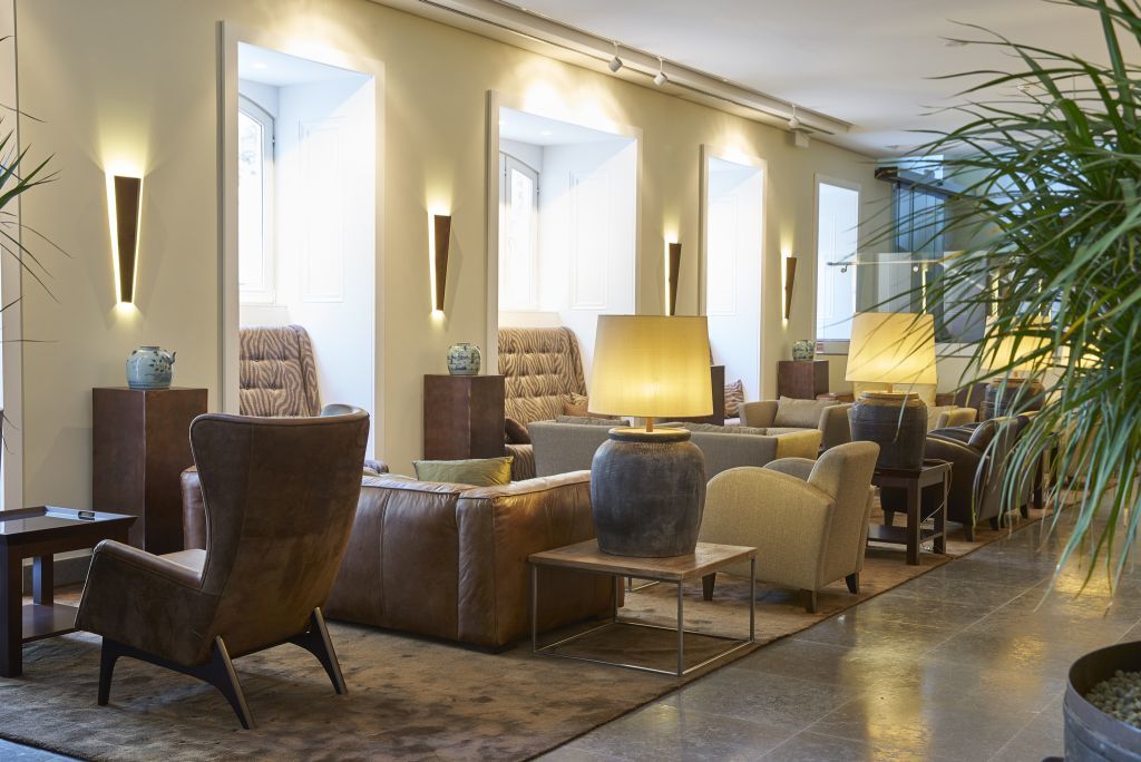 Portobay Liberdade Hotel Lisbon Exterior photo The lounge at the airport